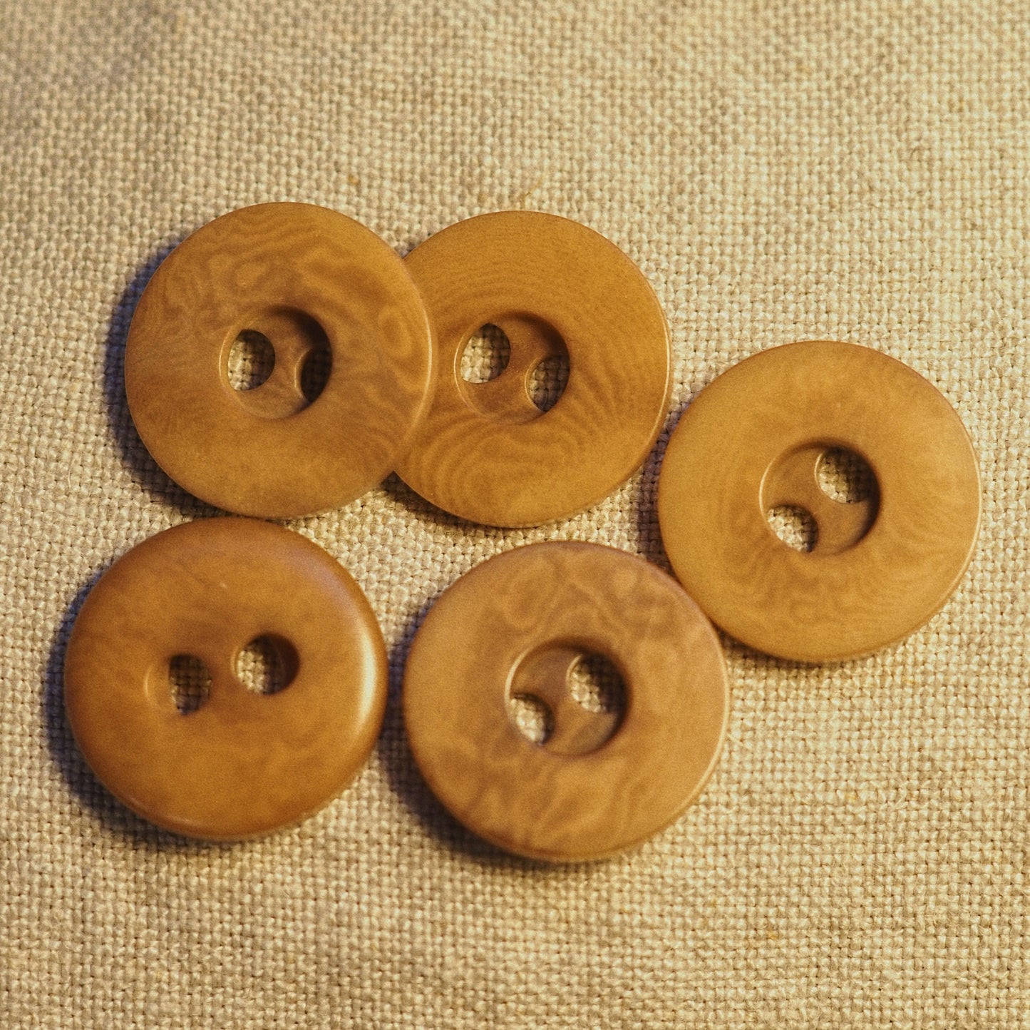 COROZO BUTTON - CARAMEL 1"