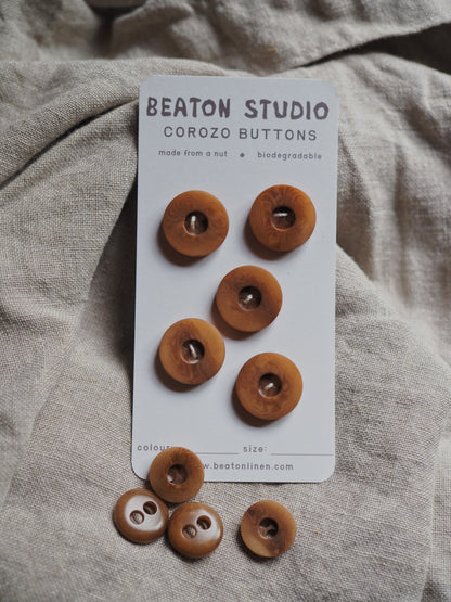 COROZO BUTTON - CARAMEL 1"